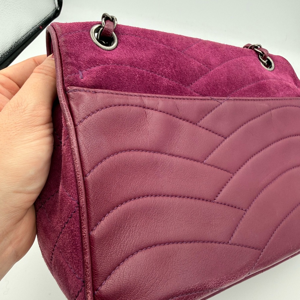 💃SOLD💃 Chanel Fuchsia Suede Chain Shoulder Bag - Picture 11 of 11